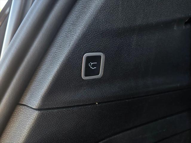 2024 Chrysler Pacifica Hybrid S Appearance Pkg