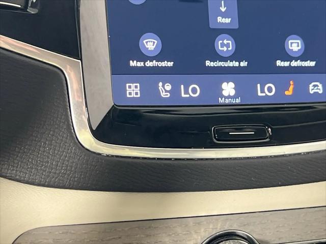 2025 Volvo XC90 Plus