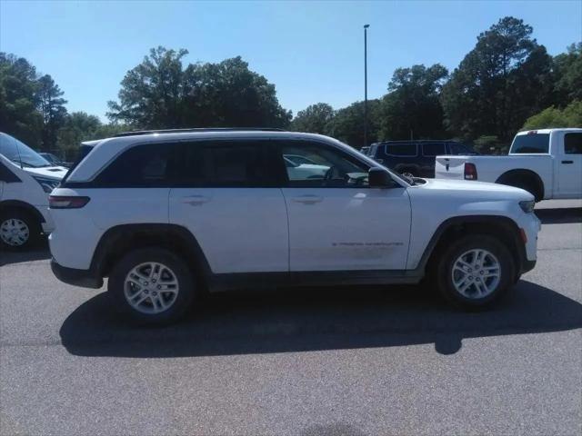 2023 Jeep Grand Cherokee Laredo 4x4