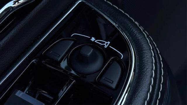 2015 Jaguar XJ XJL Portfolio