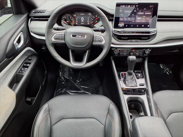 2023 Jeep Compass Latitude Lux FWD