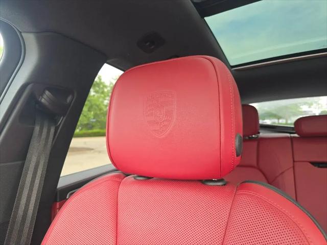 2023 Porsche Macan T