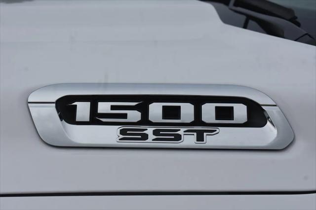 2025 Ram 1500 Laramie Crew Cab 4x4 5'7" Box