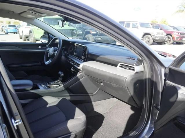 2023 Kia K5 LXS