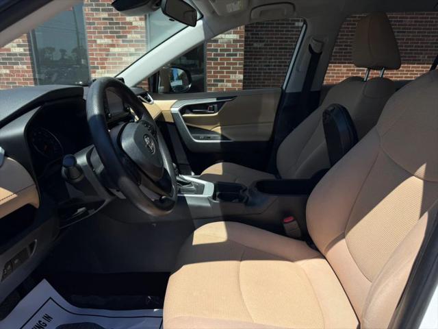 2019 Toyota RAV4 LE