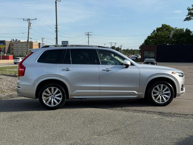 2016 Volvo XC90 T6 Momentum