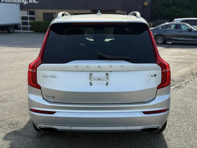 2016 Volvo XC90 T6 Momentum