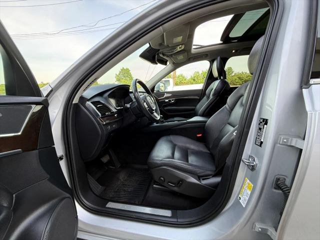 2016 Volvo XC90 T6 Momentum