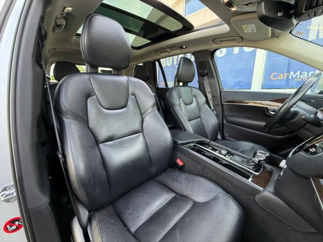 2016 Volvo XC90 T6 Momentum
