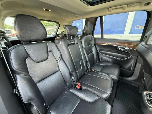 2016 Volvo XC90 T6 Momentum