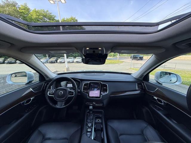 2016 Volvo XC90 T6 Momentum