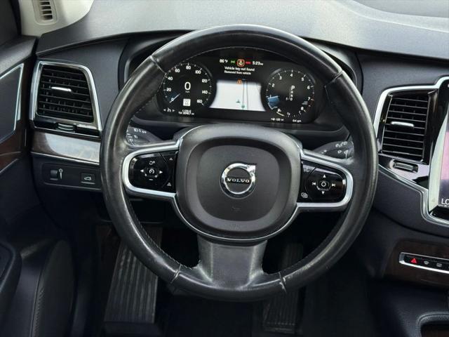 2016 Volvo XC90 T6 Momentum