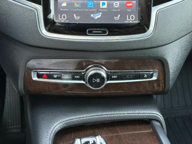 2016 Volvo XC90 T6 Momentum
