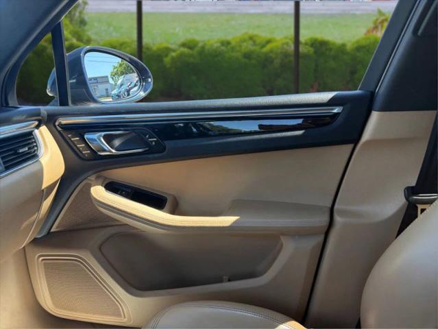 2017 Porsche Macan Base