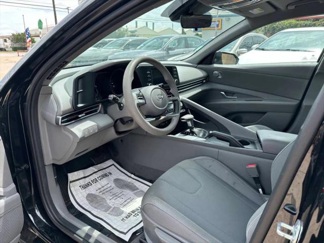 2022 Hyundai Elantra SEL