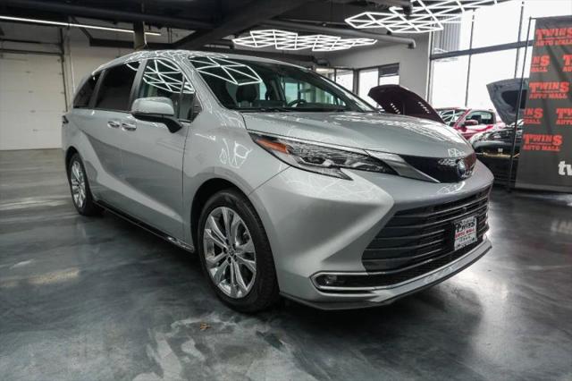 2022 Toyota Sienna Platinum