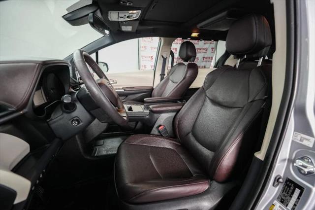 2022 Toyota Sienna Platinum