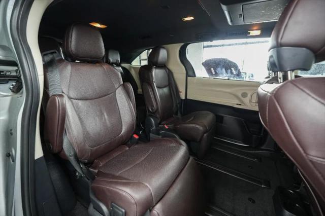 2022 Toyota Sienna Platinum