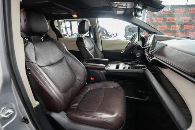 2022 Toyota Sienna Platinum