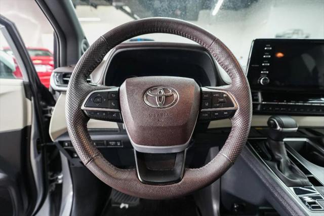 2022 Toyota Sienna Platinum