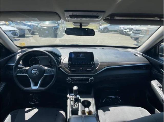 2025 Nissan Altima SV FWD