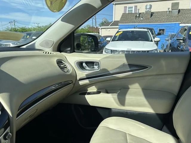 2019 INFINITI QX60 LUXE