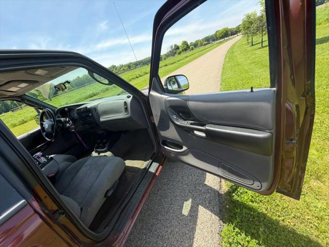 2003 Mazda 300 DS
