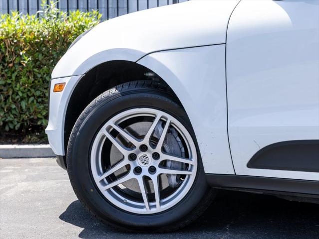 2021 Porsche Macan Base