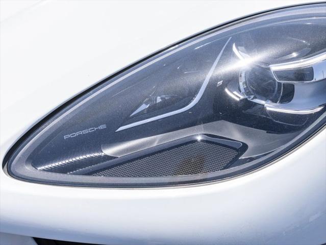 2021 Porsche Macan Base