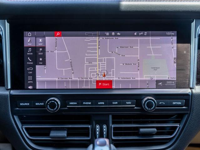 2021 Porsche Macan Base