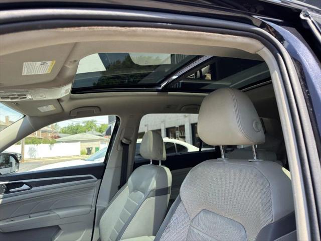 2022 Volkswagen Atlas 3.6L V6 SEL Premium R-Line