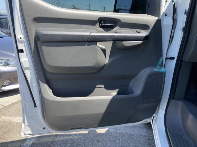 2019 Nissan 2500 SV V8
