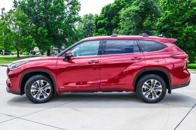 2022 Toyota Highlander Hybrid XLE
