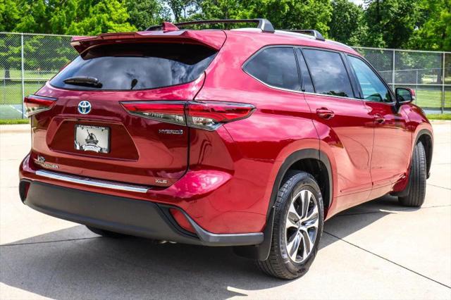 2022 Toyota Highlander Hybrid XLE