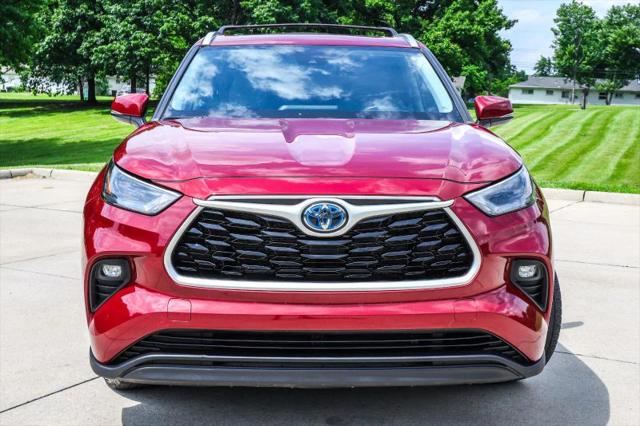 2022 Toyota Highlander Hybrid XLE
