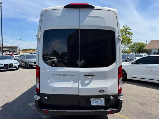 2018 Ford Transit Extended Length w/Sliding Side Door w/LWB