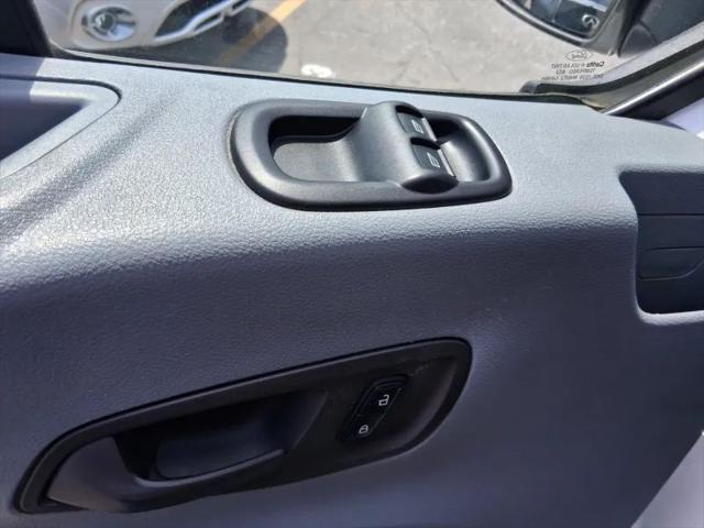 2016 Ford Transit w/60/40 Side Door w/RWB
