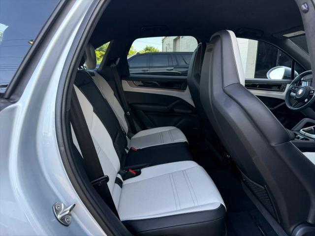2025 Porsche Cayenne GTS