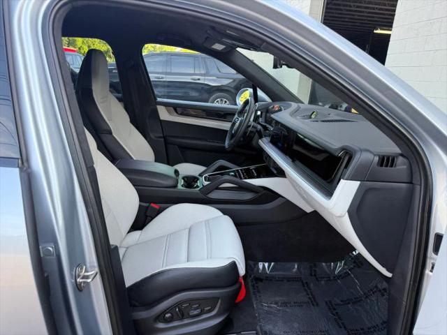 2025 Porsche Cayenne GTS