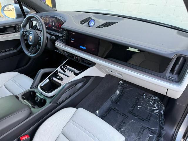 2025 Porsche Cayenne GTS