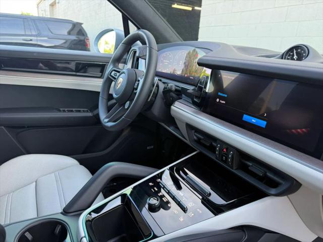 2025 Porsche Cayenne GTS