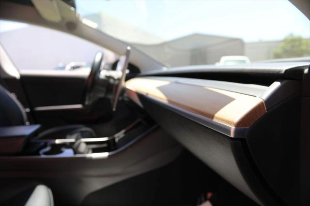 2019 Tesla Model 3 Mid Range
