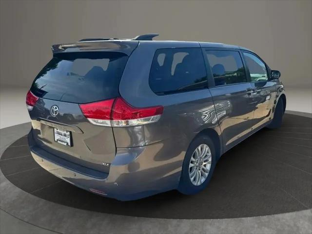 2011 Toyota Sienna XLE V6