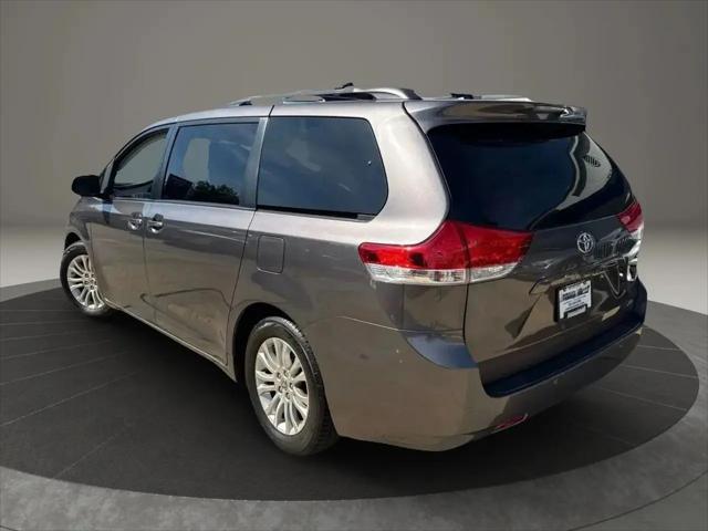 2011 Toyota Sienna XLE V6