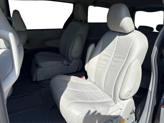 2011 Toyota Sienna XLE V6