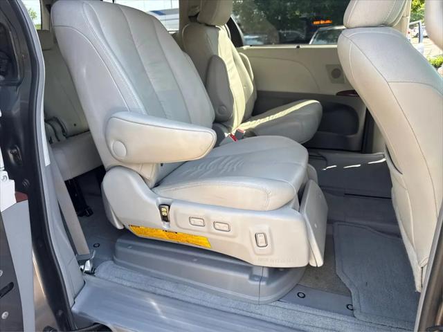 2011 Toyota Sienna XLE V6