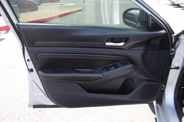 2021 Nissan Altima SR FWD