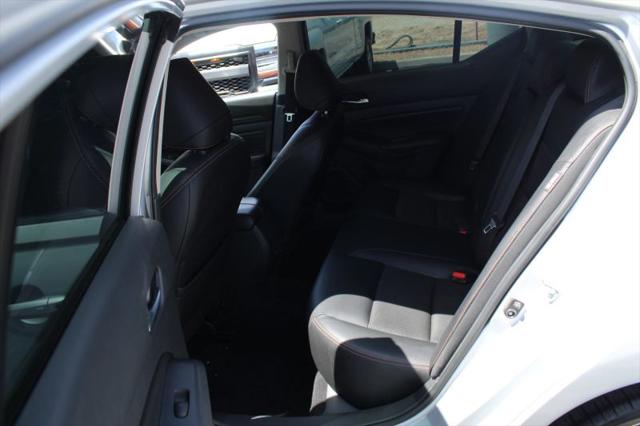 2021 Nissan Altima SR FWD