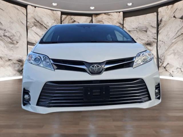 2018 Toyota Sienna XLE Premium 8 Passenger