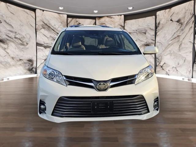 2018 Toyota Sienna XLE Premium 8 Passenger